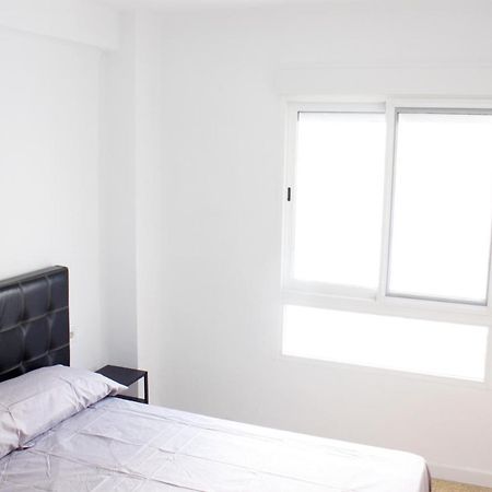 Apartamento privado Próximo a playa y ciencias con wifi Valência Exterior foto
