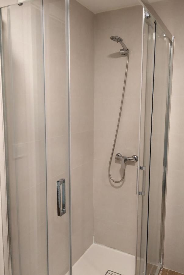 Apartamento privado Próximo a playa y ciencias con wifi Valência Exterior foto